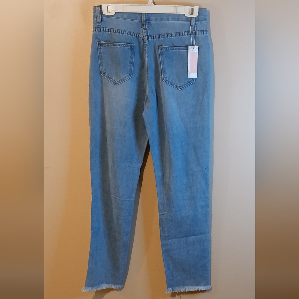 ‼️SOLD‼️***NWT*** HIGH RISE  DISTRESSED JEANS - Picture 2 of 7
